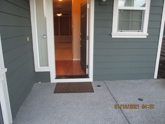 Photo - 4 Br 2.5 bth Plus Loft!  Large Rooms, 2 ca...