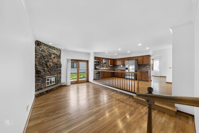 Foto del edificio - 729 S McKinley Ave