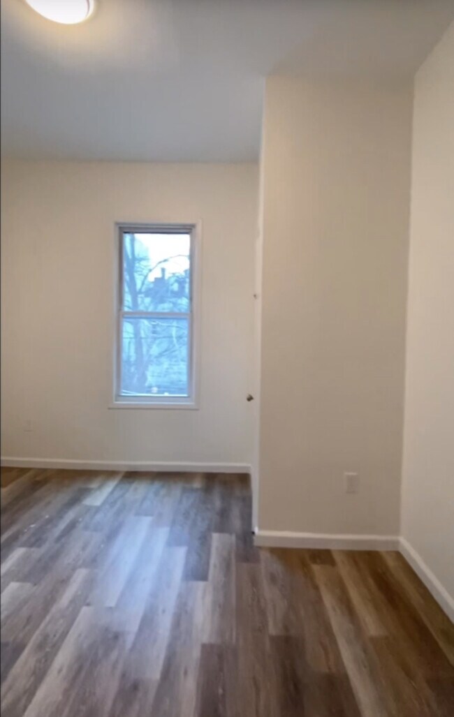 Building Photo - 1051 Trinity Ave