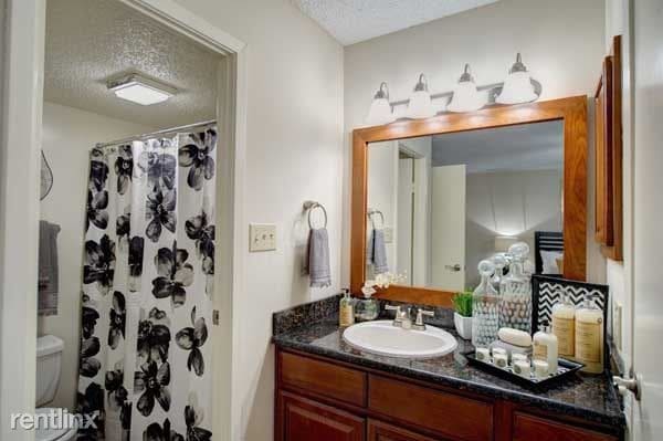 Foto del edificio - 5010 Grove W Blvd