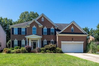 Building Photo - 604 Queenswater Ln
