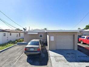 Building Photo - 1707 Thomas St