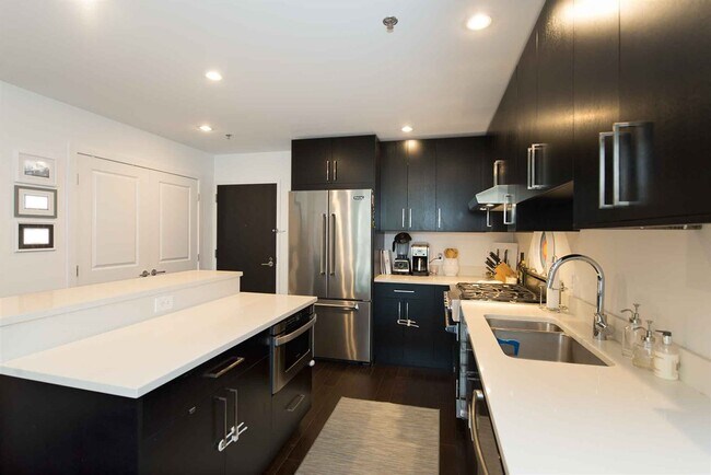 Foto del edificio - 1100 Maxwell Ln