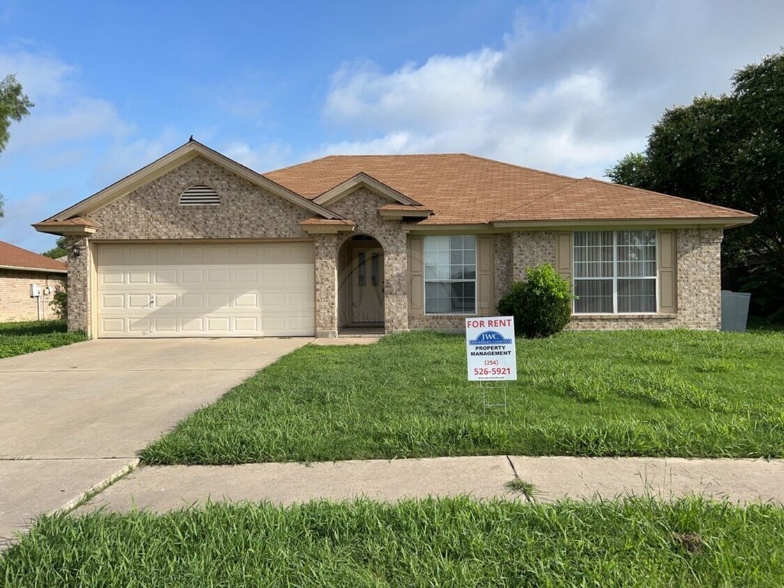 Primary Photo - 4203 Bluestem Ln