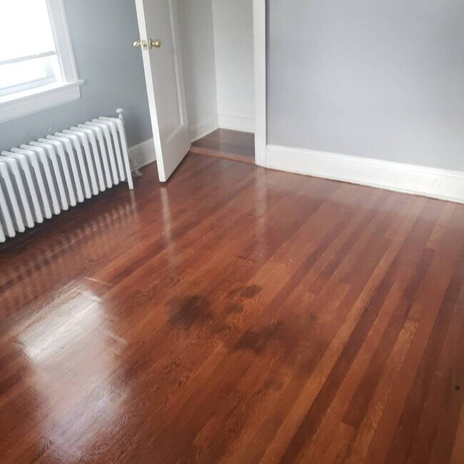 Foto del edificio - 2156 Strang Ave