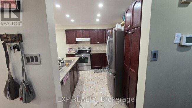 Building Photo - 283 Tewsley Dr