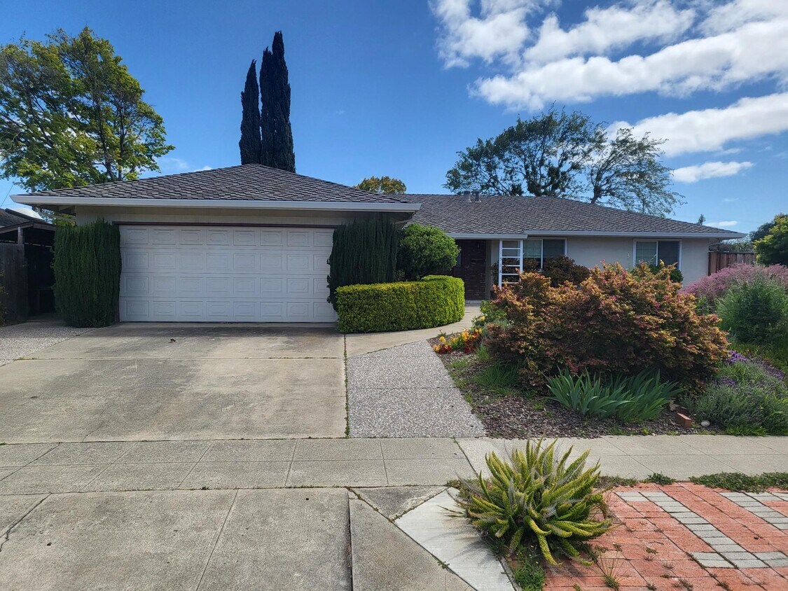 Primary Photo - 1538 Belleville Way