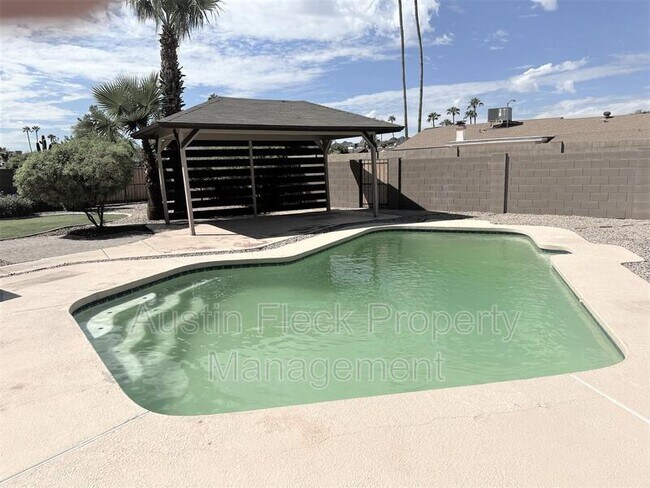 Foto del edificio - 11630 N 30th Pl