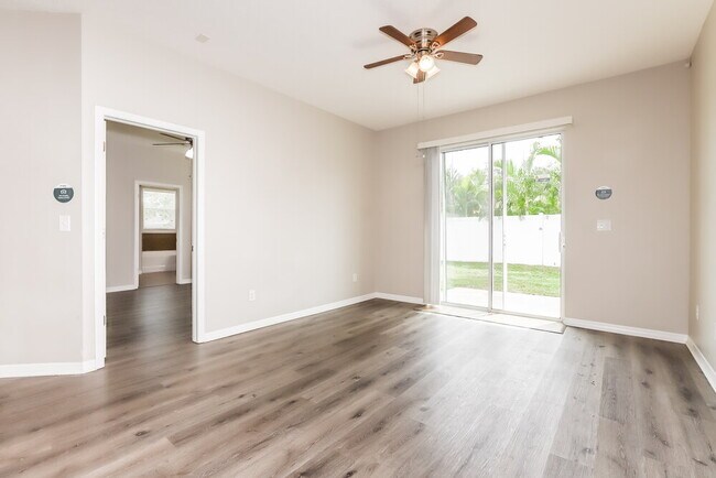 Foto del edificio - 511 Stone Briar Dr