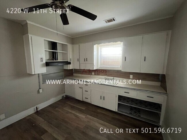 Foto del edificio - 4220 W 11th St