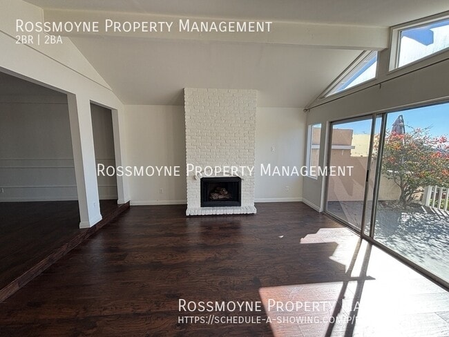 Foto del edificio - 4488 Rockland Pl