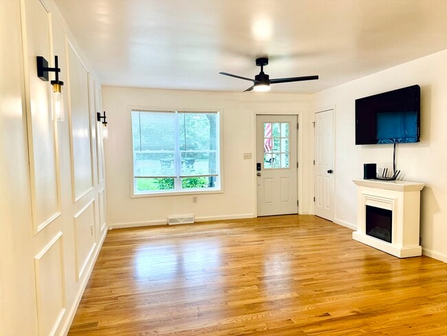 Building Photo - 21 Loughberry Rd S