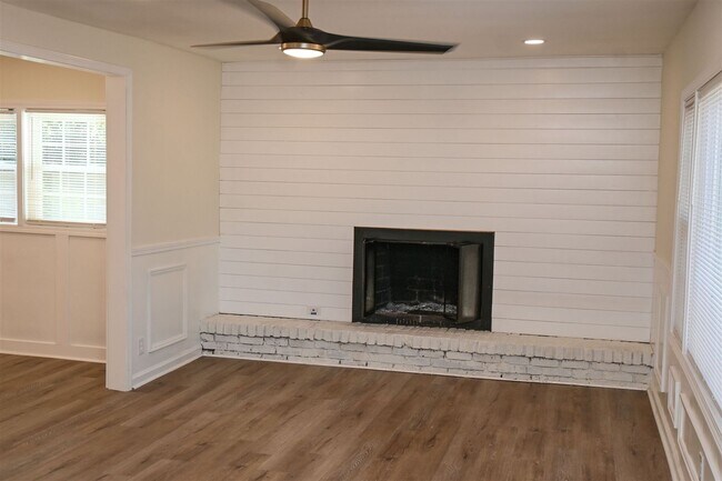 Foto del edificio - MOVE-IN READY-NORTH-COLUMBUS & FT BENNING ,GA-3 BEDROOMS,2  BATHS