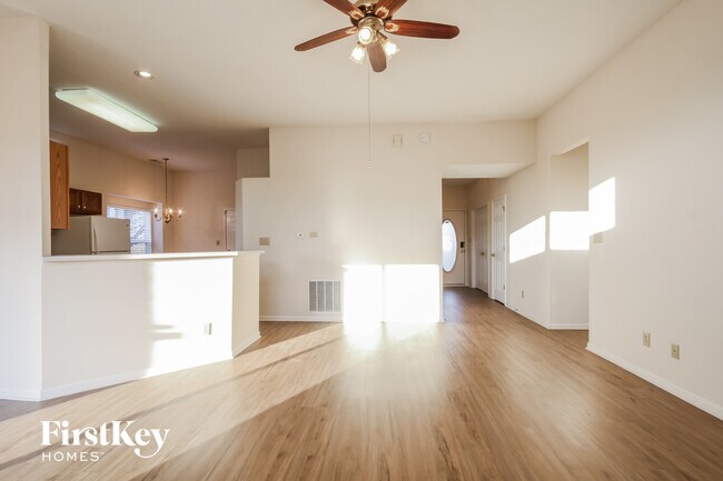 Foto del edificio - 13460 N Cedar Grove Ct