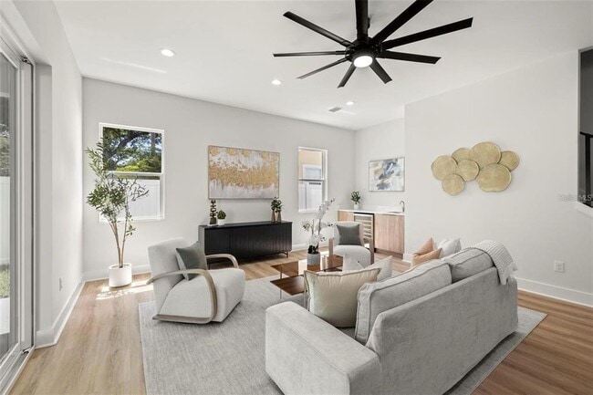 Foto del edificio - 1017 W Coral St