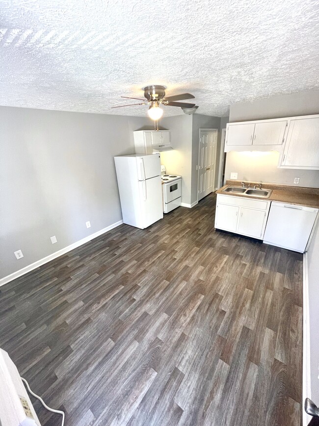 Building Photo - Cove at Center Point