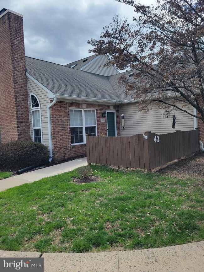 Building Photo - 43 Woolsey Ct