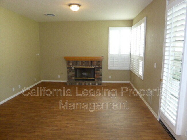 Building Photo - 27430 Waynesborough Ln