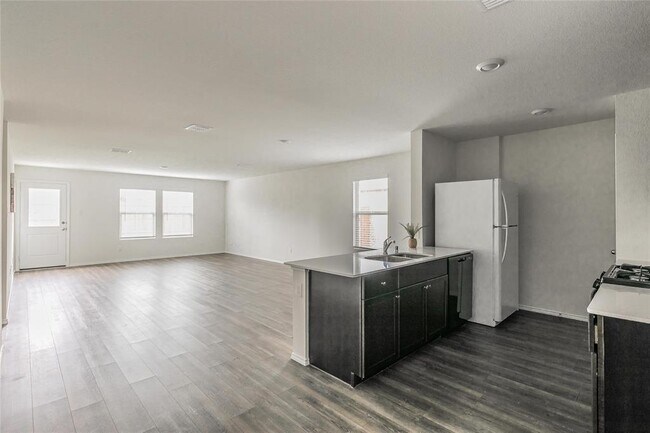 Foto del edificio - 1705 Avery Pointe Dr