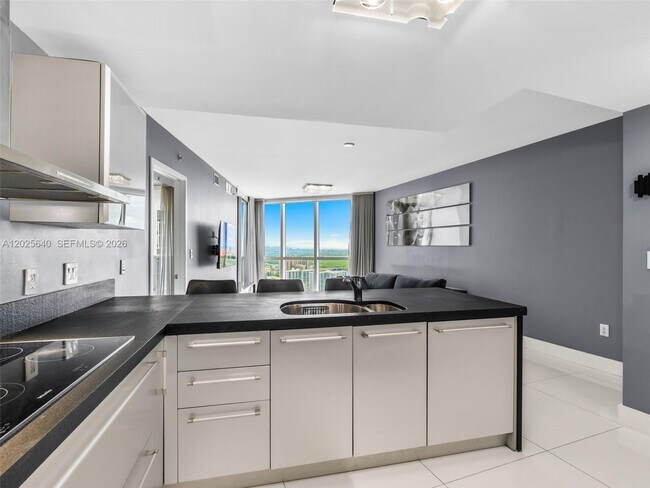 Foto del edificio - 18201 Collins Ave