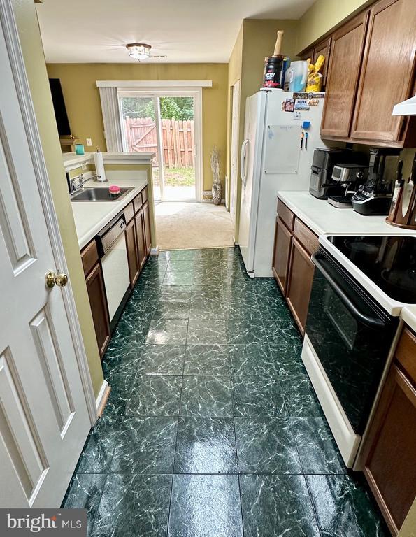 Foto del edificio - 1104 Wind Ridge Dr
