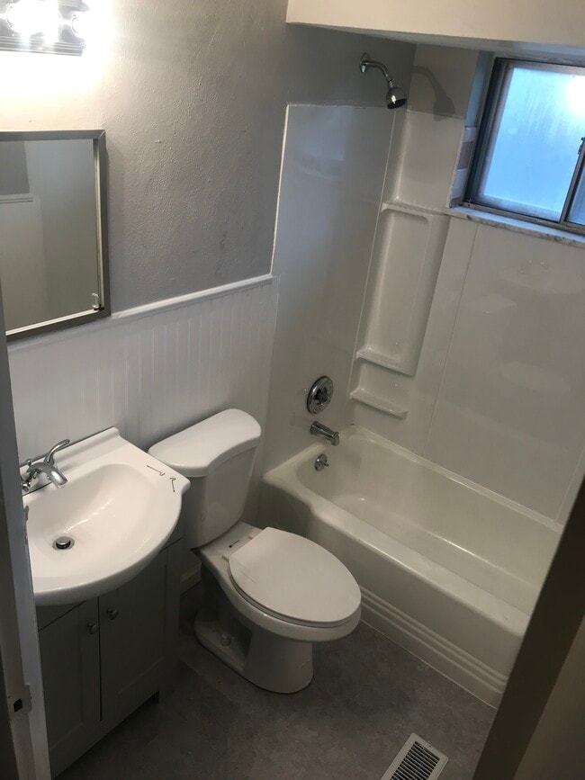 3860 Brittany Cir, Bridgeton, MO 63044 Townhome Rentals in Bridgeton