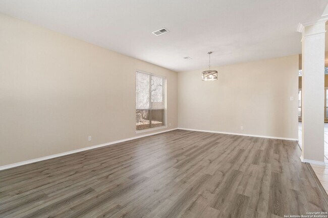 Building Photo - 18611 Surrey Wood