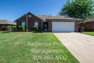 Building Photo - 1812 SE 14th St