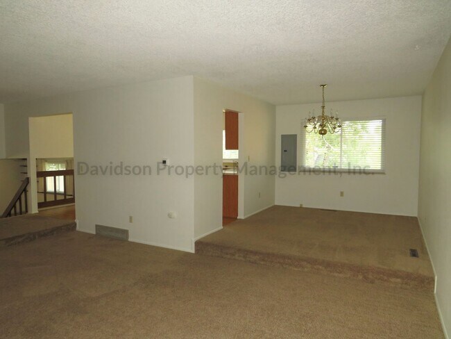 Foto del edificio - 617 Gilcrest Rd