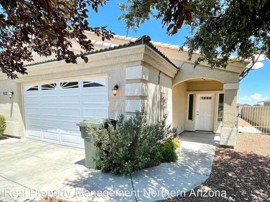 3 br, 2 bath House 933 Beverly Ave. Apt. B House Rental in Kingman