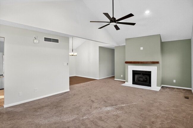 Building Photo - 9592 Maple Way