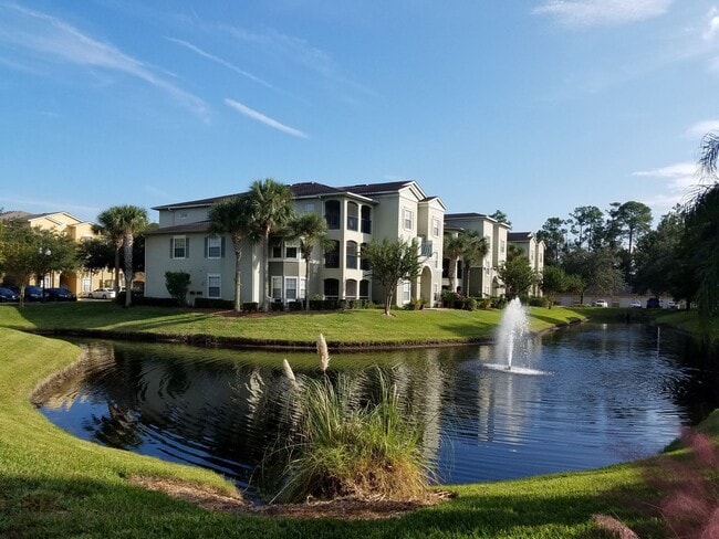 A small, gated community close to UNF, St.... - A small, gated community close to UNF, St.... Apartment