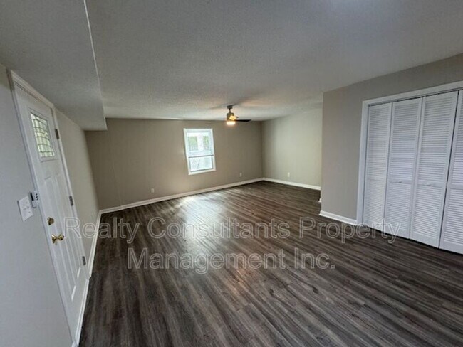 Foto del edificio - 604 E Iredell Ave