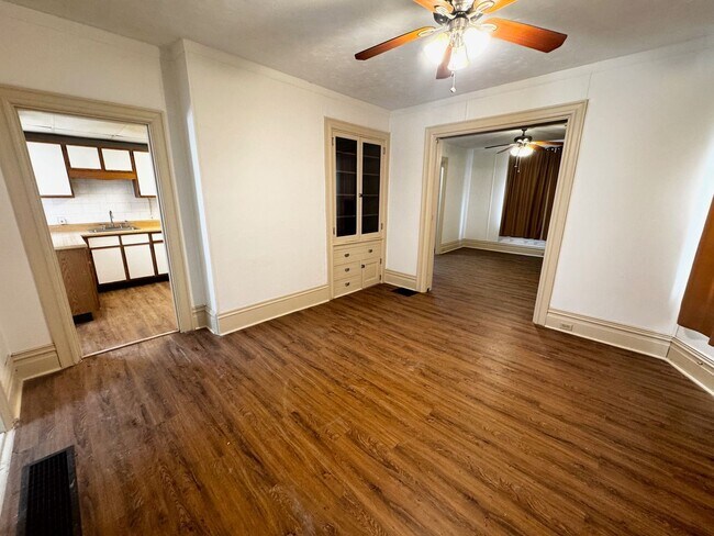 Foto del edificio - Welcome Home to 1101 Fredonia!