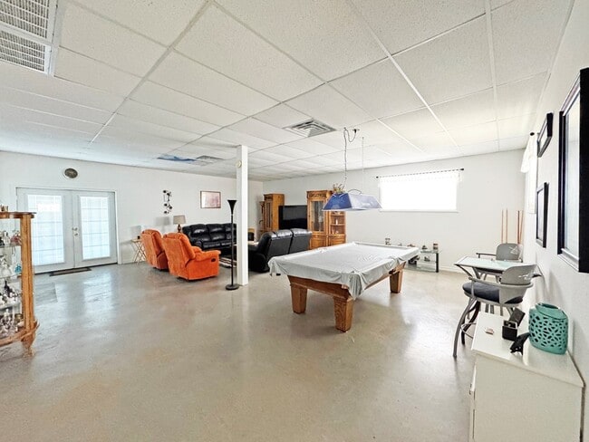 Building Photo - 47320 TX-118