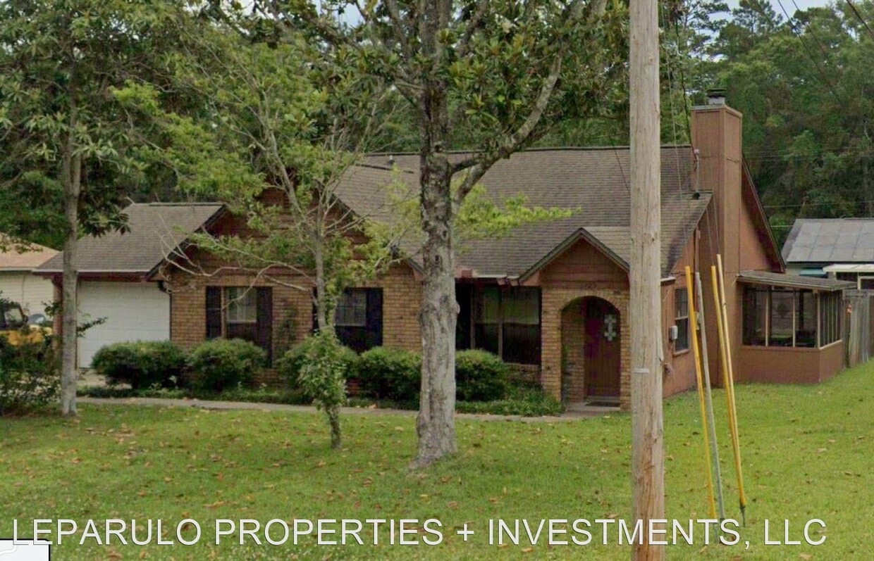 Building Photo - 3 br, 2 bath House - 3225 Earl Dr.