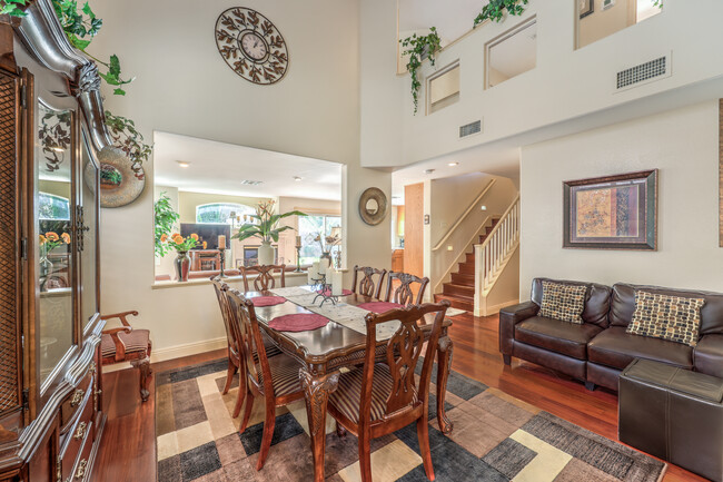 View from Entrance: Dining & Living Rooms, Landing on 2nd Floor - 10505 Prime View Ct