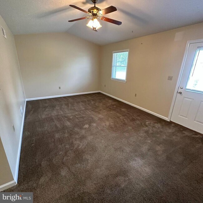 Building Photo - 359 Stonegate Ct