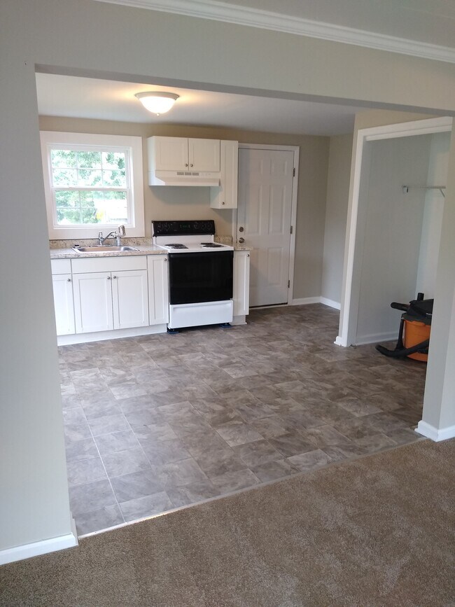 Building Photo - 506 Brantley Dr