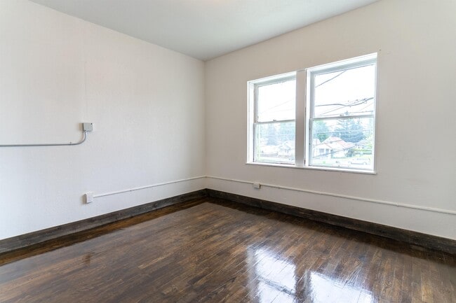 Building Photo - 5439 S Tacoma Way