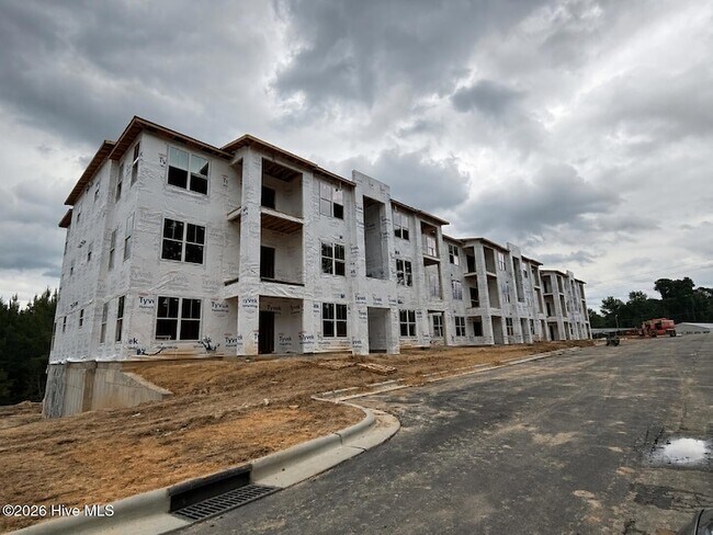 Building Photo - 520 Trove Ln