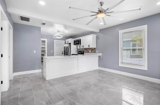 Foto del edificio - 8907 N Blvd
