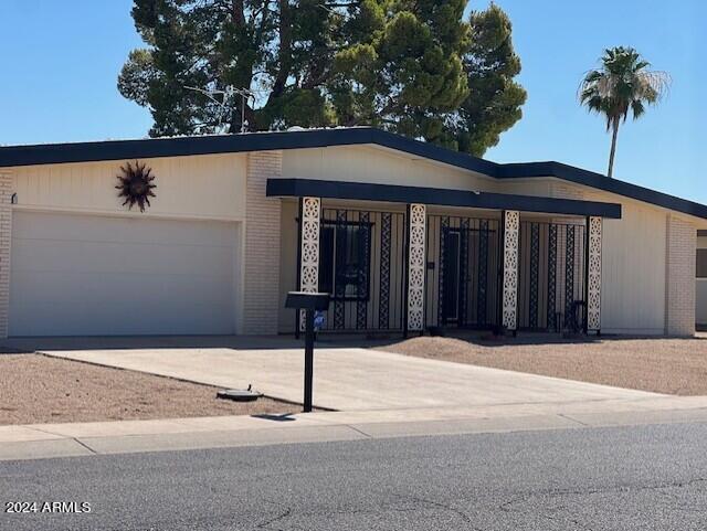 Primary Photo - 10910 W Hibiscus Dr
