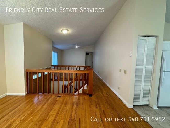 Foto del edificio - 566 Viewmont Ct