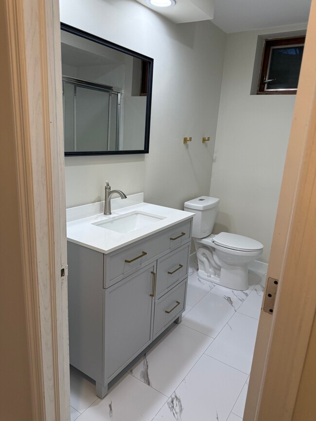 Building Photo - 5500 Vagabond Ln N