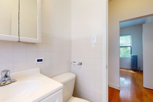 Interior Photo - 5415 S. Woodlawn Avenue
