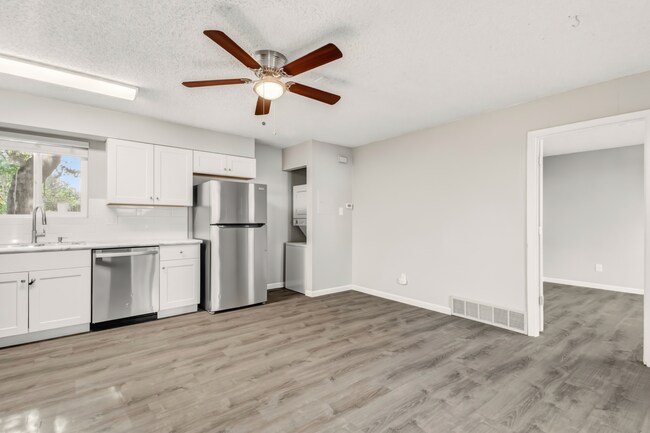 Foto del edificio - 2458 E Willamette Ave