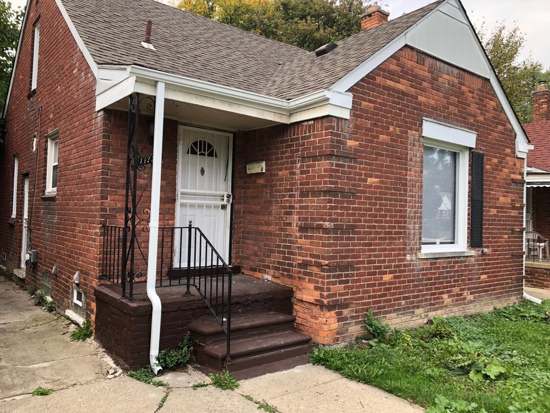 Primary Photo - 11725 Faust Ave