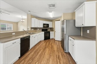 Building Photo - 9812 Fair Brook Way