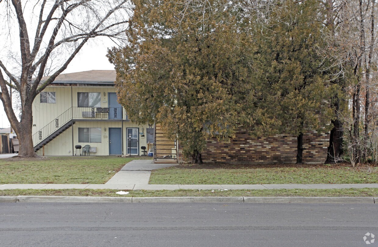 Building Photo - 161 E Beryl Ave